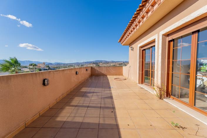 Image No.37-5 Bed Villa / Detached for sale