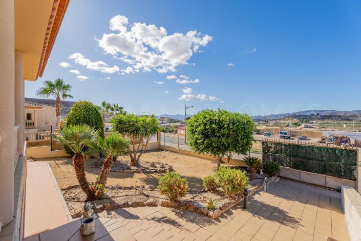 Image No.48-5 Bed Villa / Detached for sale