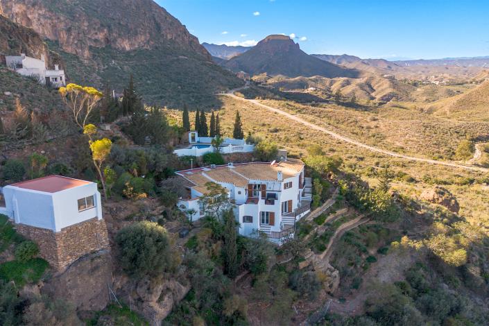 Image No.4-3 Bed Villa / Detached for sale