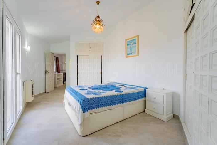 Image No.26-3 Bed Villa / Detached for sale