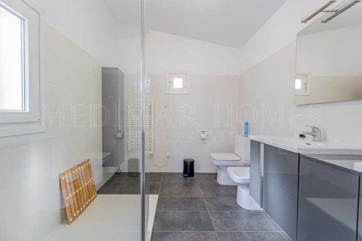 Image No.27-3 Bed Villa / Detached for sale