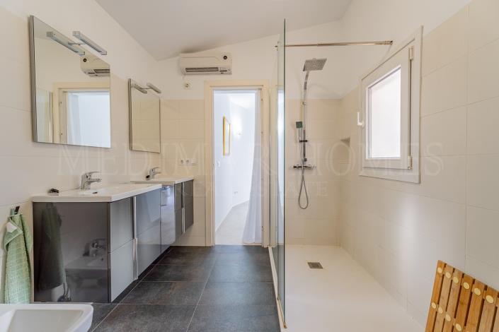 Image No.28-3 Bed Villa / Detached for sale