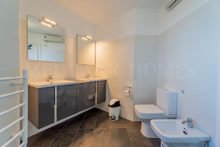 Image No.40-3 Bed Villa / Detached for sale