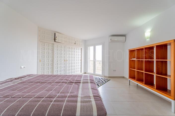 Image No.42-3 Bed Villa / Detached for sale