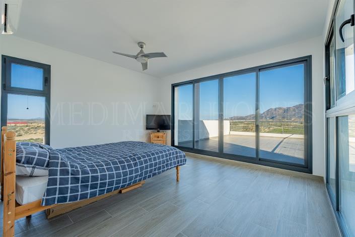 Image No.34-3 Bed Villa / Detached for sale