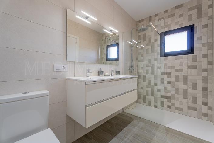 Image No.39-3 Bed Villa / Detached for sale