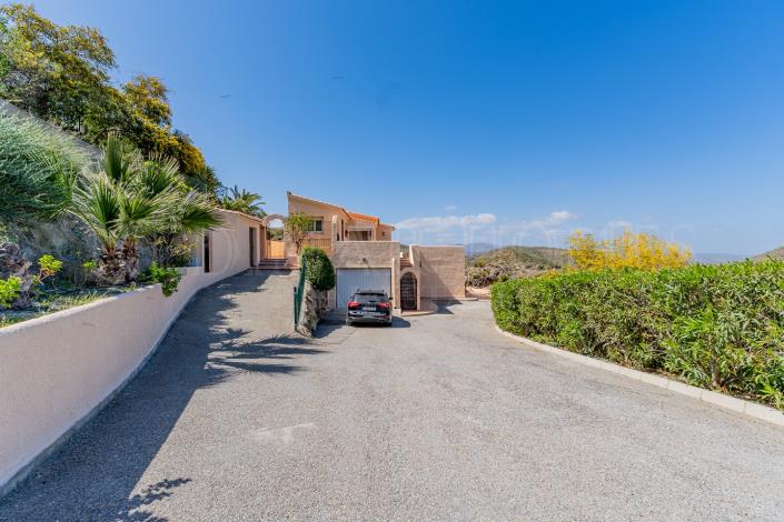 Image No.3-4 Bed Villa / Detached for sale