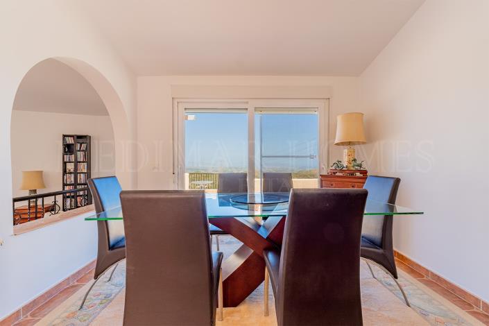 Image No.15-4 Bed Villa / Detached for sale