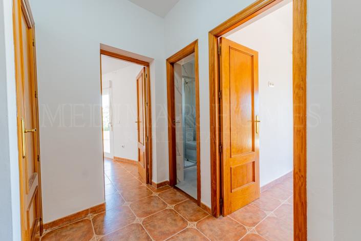 Image No.24-4 Bed Villa / Detached for sale