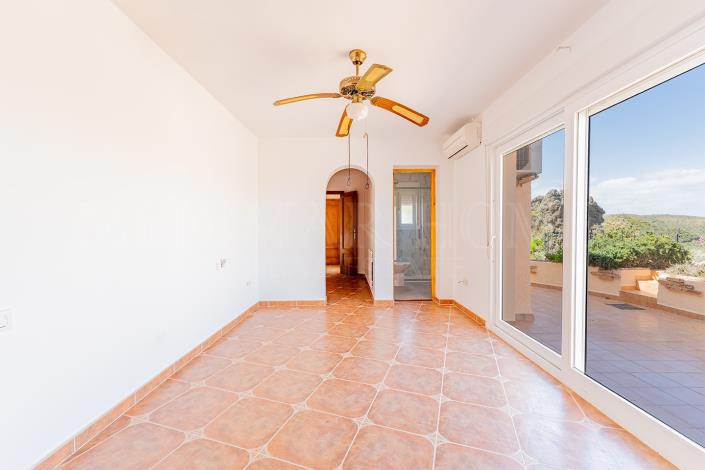 Image No.26-4 Bed Villa / Detached for sale