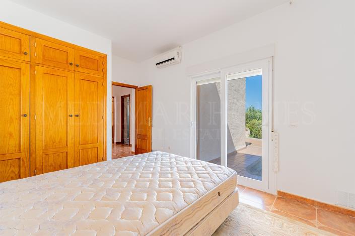 Image No.37-4 Bed Villa / Detached for sale