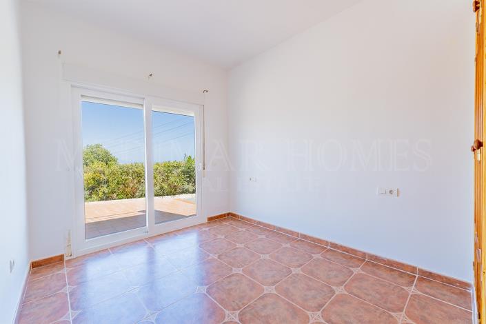 Image No.39-4 Bed Villa / Detached for sale