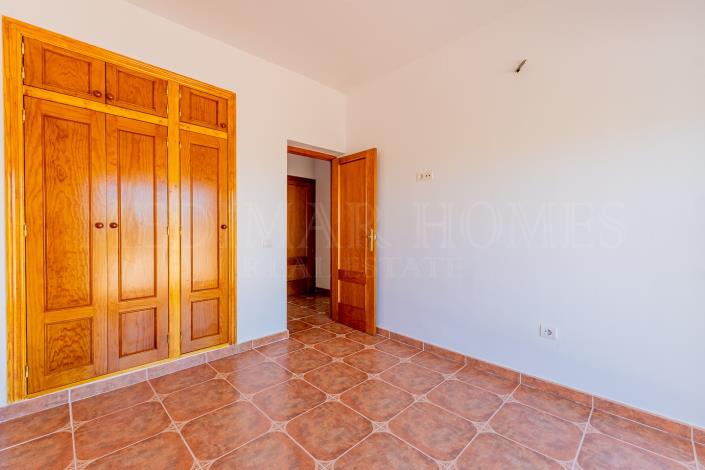 Image No.41-4 Bed Villa / Detached for sale
