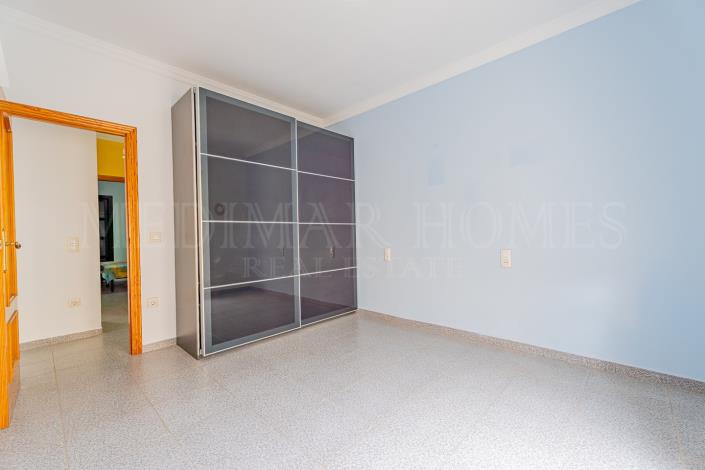 Image No.21-3 Bed Apartment for sale