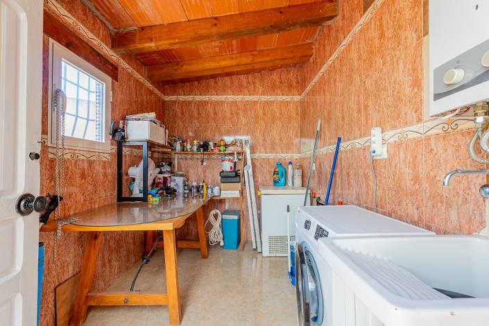 Image No.29-3 Bed Townhouse for sale