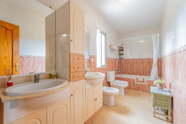 Image No.35-3 Bed Townhouse for sale