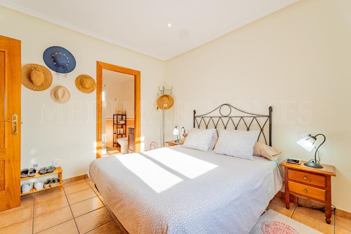 Image No.24-2 Bed Apartment for sale