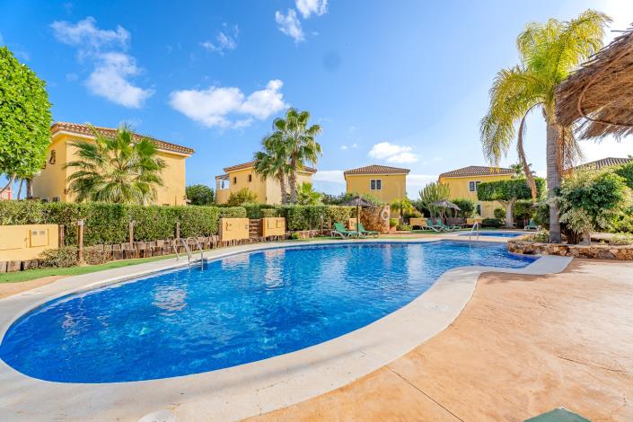 Image No.57-3 Bed Villa / Detached for sale