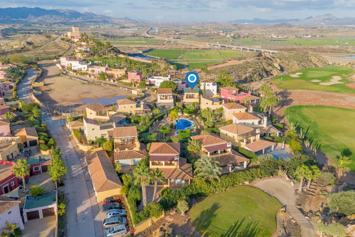 Image No.60-3 Bed Villa / Detached for sale