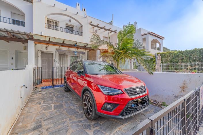 Image No.4-3 Bed Townhouse for sale