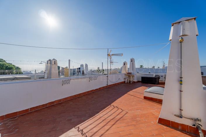 Image No.37-3 Bed Townhouse for sale