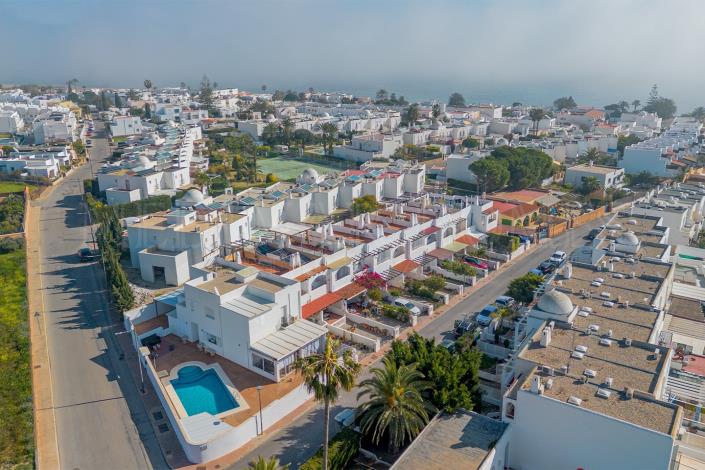 Image No.42-3 Bed Townhouse for sale