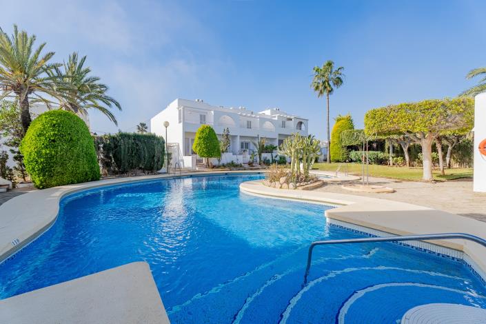 Image No.45-3 Bed Townhouse for sale