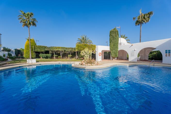 Image No.47-3 Bed Townhouse for sale