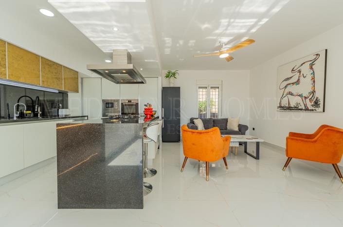 Image No.14-4 Bed Villa / Detached for sale