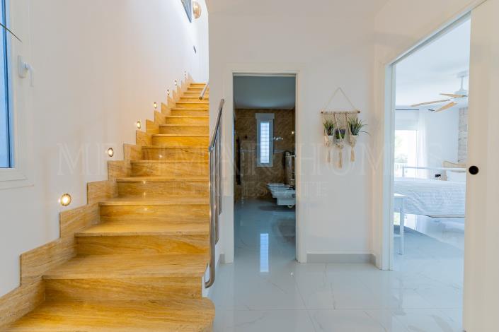 Image No.17-4 Bed Villa / Detached for sale