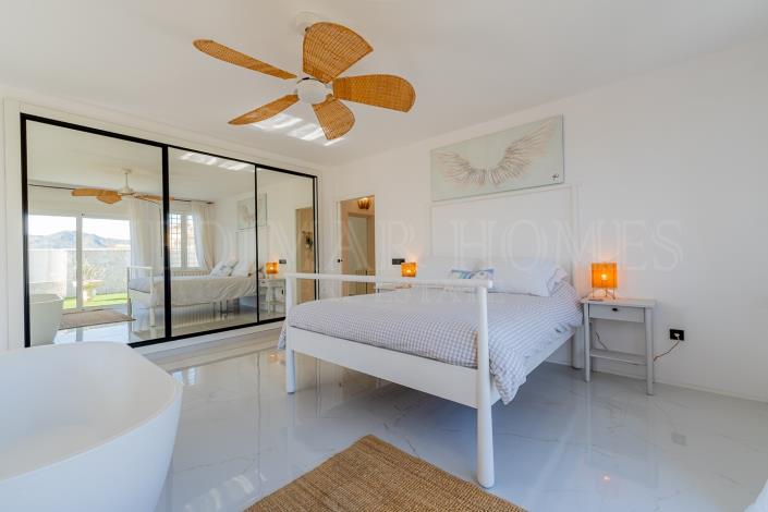 Image No.28-4 Bed Villa / Detached for sale