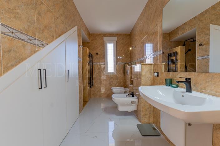 Image No.36-4 Bed Villa / Detached for sale