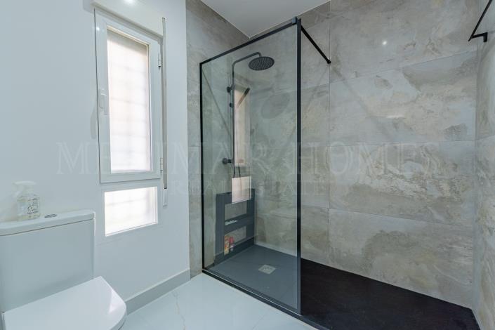 Image No.45-4 Bed Villa / Detached for sale