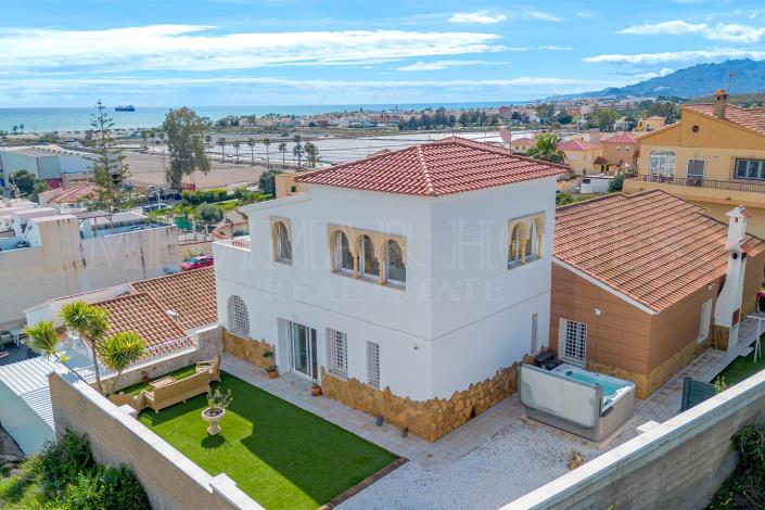 Image No.46-4 Bed Villa / Detached for sale