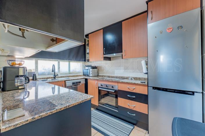 Image No.12-2 Bed Apartment for sale