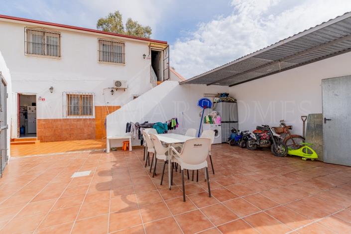 Image No.23-4 Bed Townhouse for sale