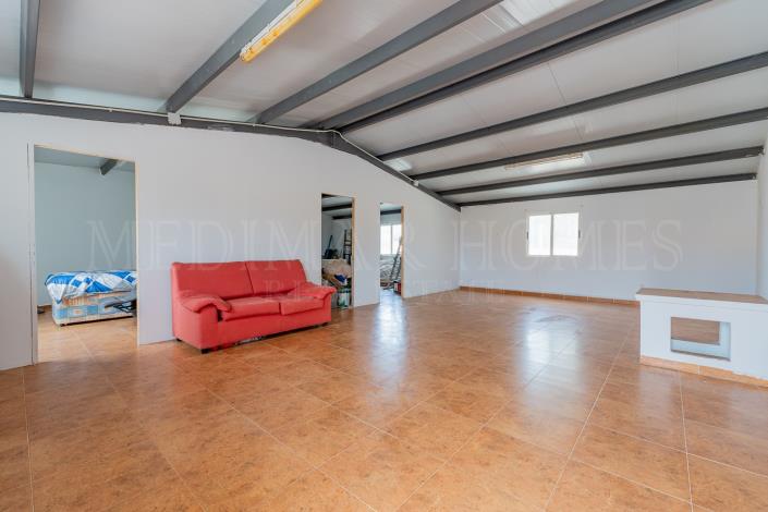 Image No.24-4 Bed Townhouse for sale