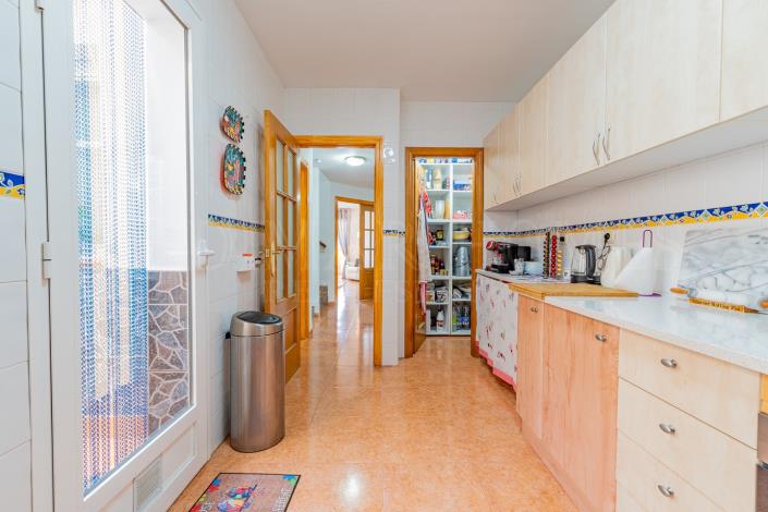 Image No.16-3 Bed Townhouse for sale