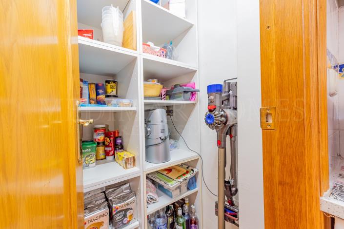 Image No.18-3 Bed Townhouse for sale