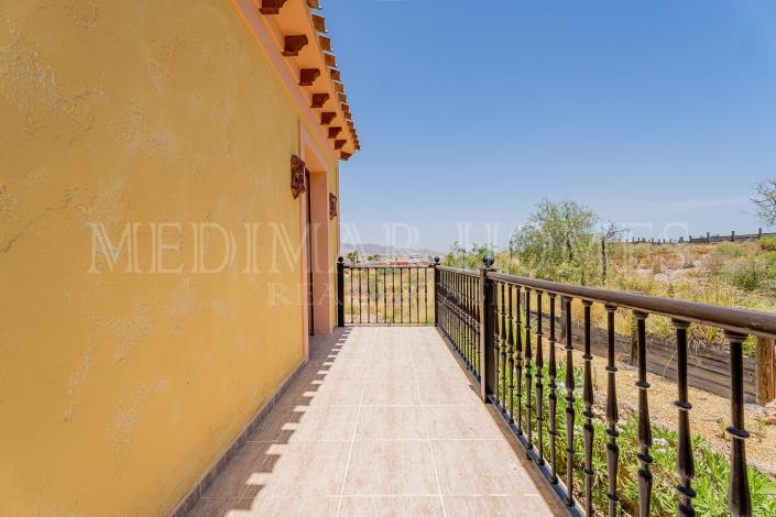 Image No.31-3 Bed Townhouse for sale