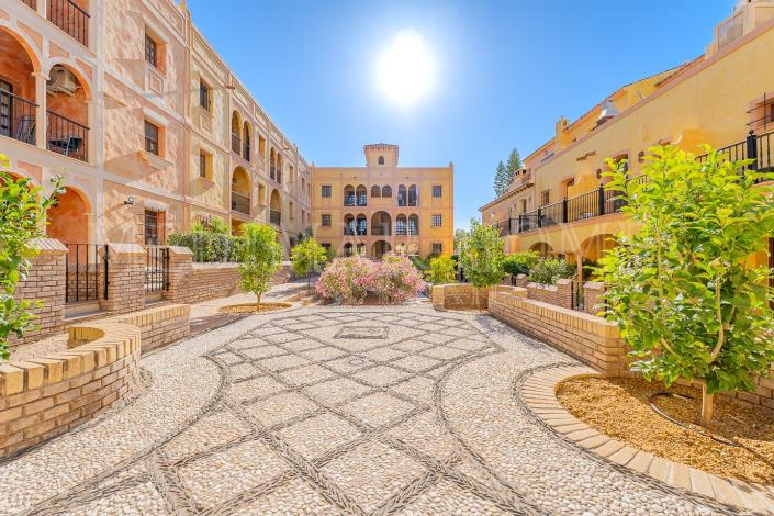 Image No.56-3 Bed Townhouse for sale
