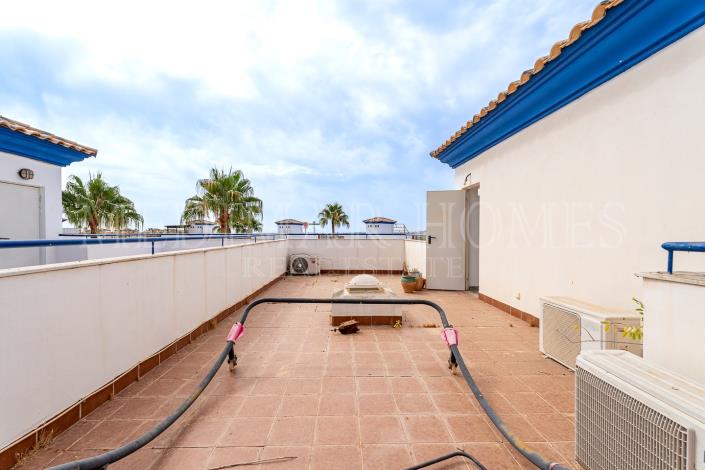 Image No.31-2 Bed Townhouse for sale
