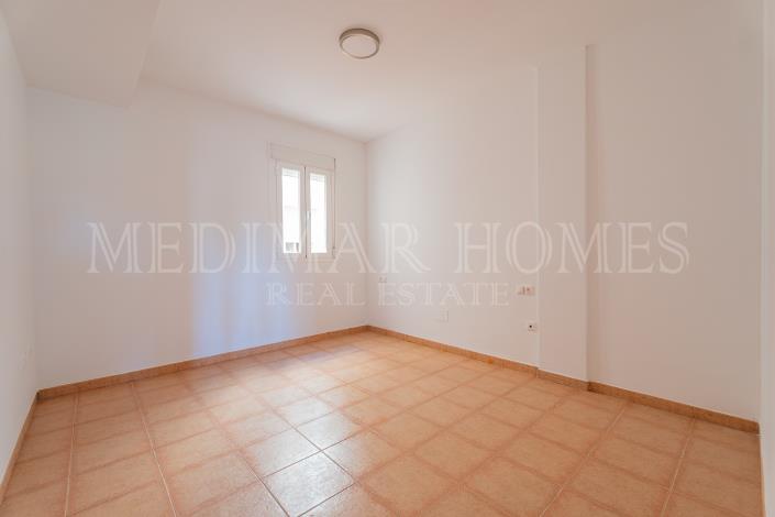 Image No.17-3 Bed Apartment for sale