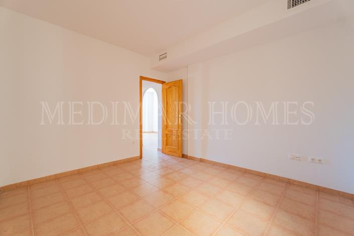 Image No.18-3 Bed Apartment for sale