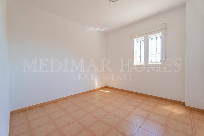 Image No.20-3 Bed Apartment for sale