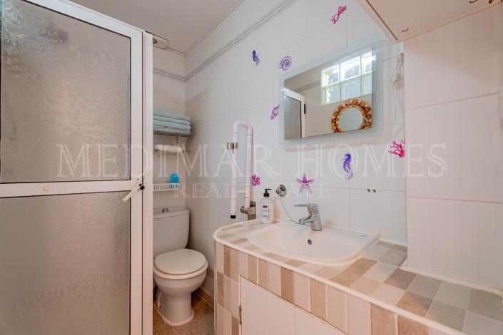 Image No.18-2 Bed Townhouse for sale
