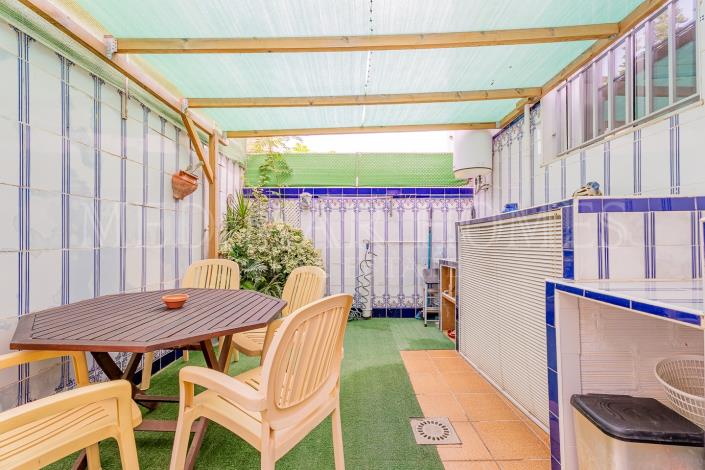 Image No.20-2 Bed Townhouse for sale