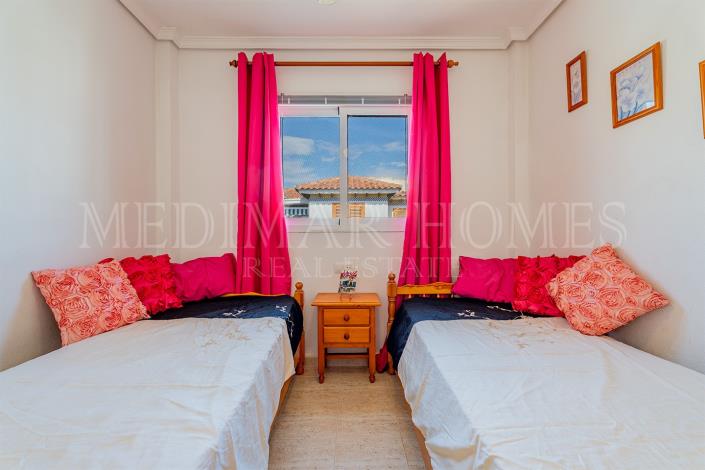 Image No.37-2 Bed Townhouse for sale
