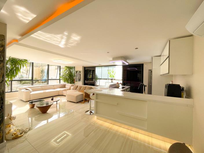 Image No.19-2 Bed Apartment for sale