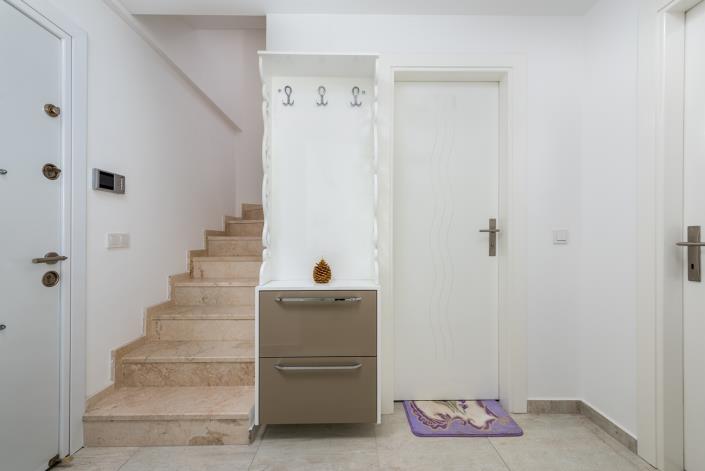 Image No.12-3 Bed Apartment for sale